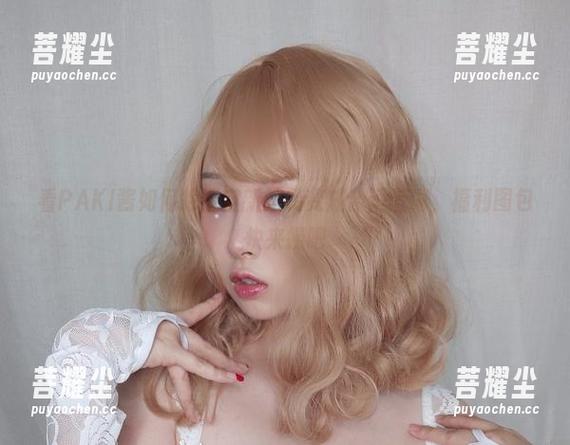 看PAKI酱如何把镂空新娘装变成合适台词，福利图包快来捞吧