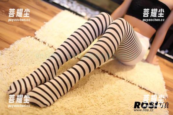 ROSI图包：白色的无聊和优雅之间的迷失