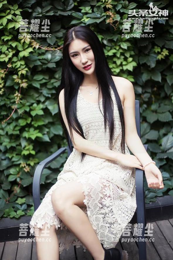 TouTiao头条女神-周熙妍 TouTiao头条女神 - 精选一波!周熙妍的裸足原图好像在传递什么……也许是:“跟我去海边吧”?