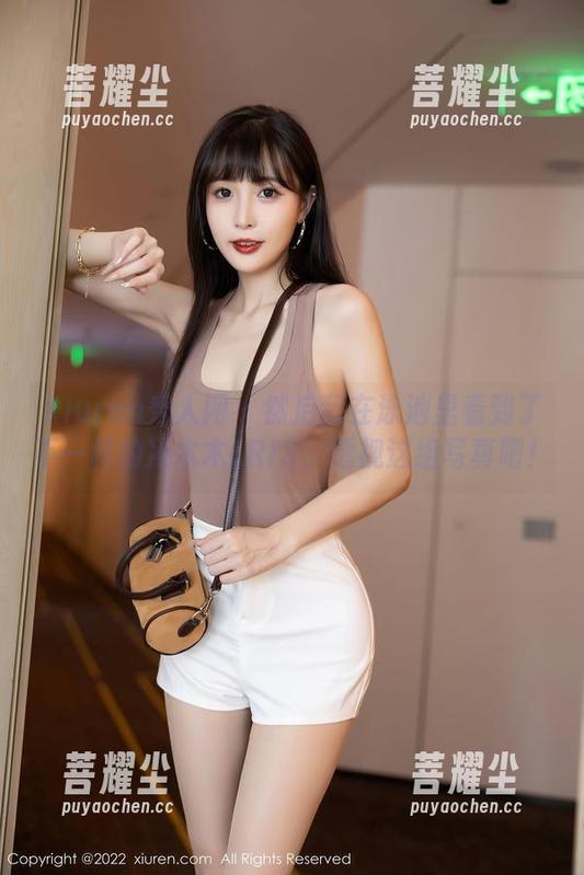 Xiuren秀人网 - 然后我在泳池里看到了不一样的冯木木LRIS，透视这组写真吧！