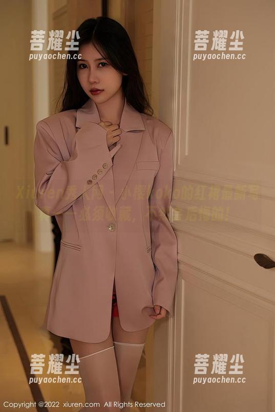 Xiuren秀人网 - 小樱koko的红裙最新写真——必须收藏，不然会后悔的！