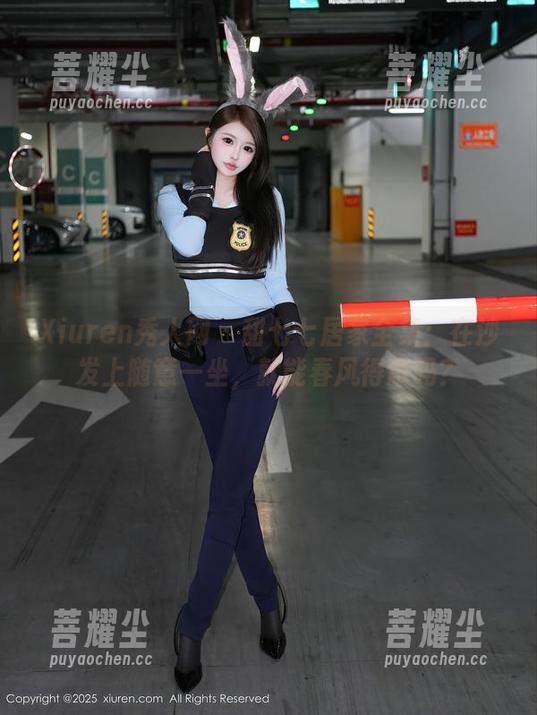Xiuren秀人网 - 甜七七居家全集：在沙发上随意一坐，就能春风得意吗？