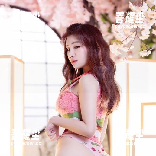 这组照片是Yebin(전예빈)的浴室合集，连搓澡的恨不得也想上镜。