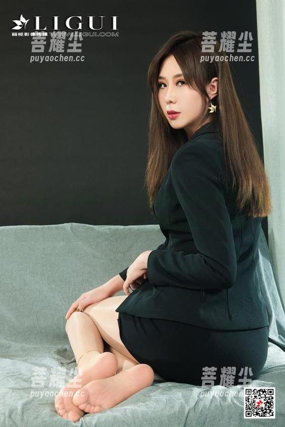 丽柜 - 随便一看，佳怡的内衣图片似乎藏着什么，观看的时候差点就想入非非。