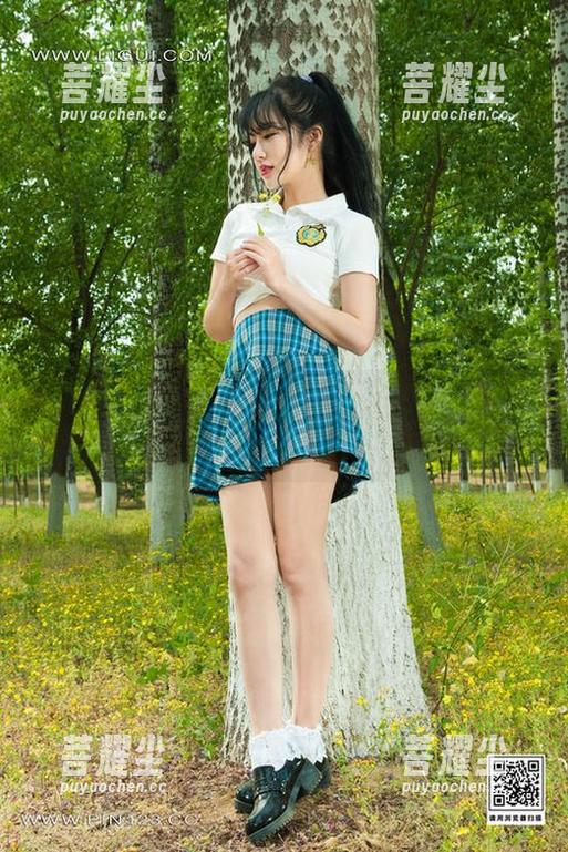 丽柜ligui - 一组私房图片，见证可馨与颜丝的欢乐时光！