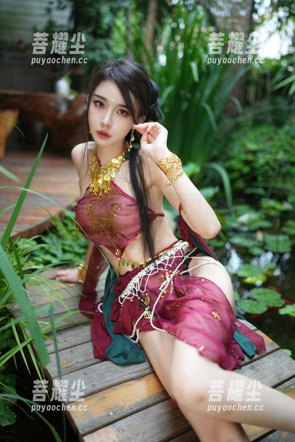 别吵，余多多Dudu的舰长福利原图，是我心目中的海洋女神呀！
