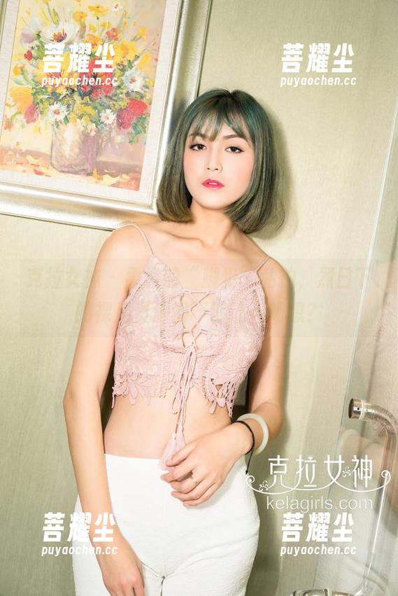 克拉女神 - 孟君的“脚步”私拍，烈日下的裸足资源够不够让人畅想？