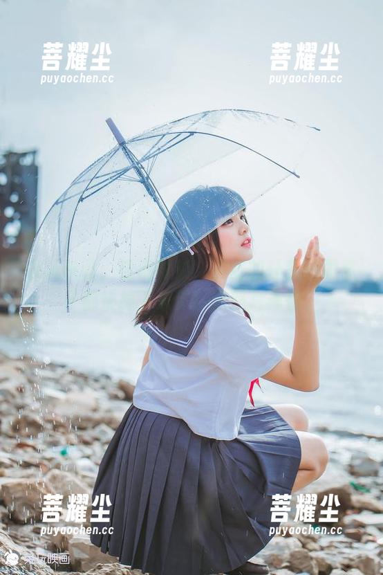 兔玩映画：透明衬衫，妥妥的让我的眼珠子都快掉下来了！这照片真香。