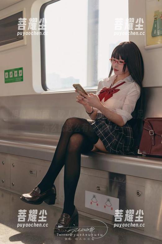 相机、原图、咬人小小兔的无圣光美足，怎么就这么有吸引力？