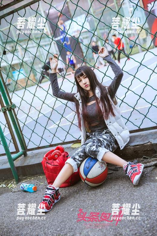 头条女神 - 玄子的睡衣精选：本以为是居家，结果还挺会撩。