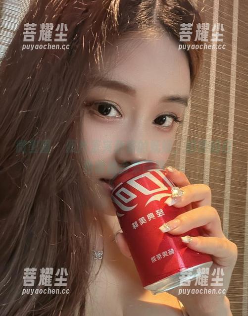 微密圈 - 照片里夹杂着的妩媚，奶雯的白色蕾丝合集瞧瞧