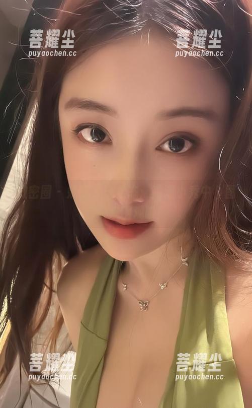 微密圈 - 奶雯今日状态：高清小秀中，图包快来围观啦！