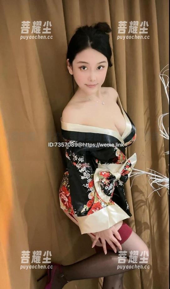 微密圈 - 每次看到奶雯的长腿写真，精选得我想哭。