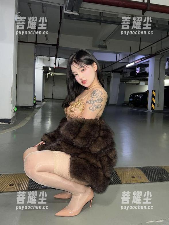 小u优优子 微密圈 - 小u优优子的私拍圣诞虚拟旅行——你敢想象圣诞老人会怎么评价这种套图吗?