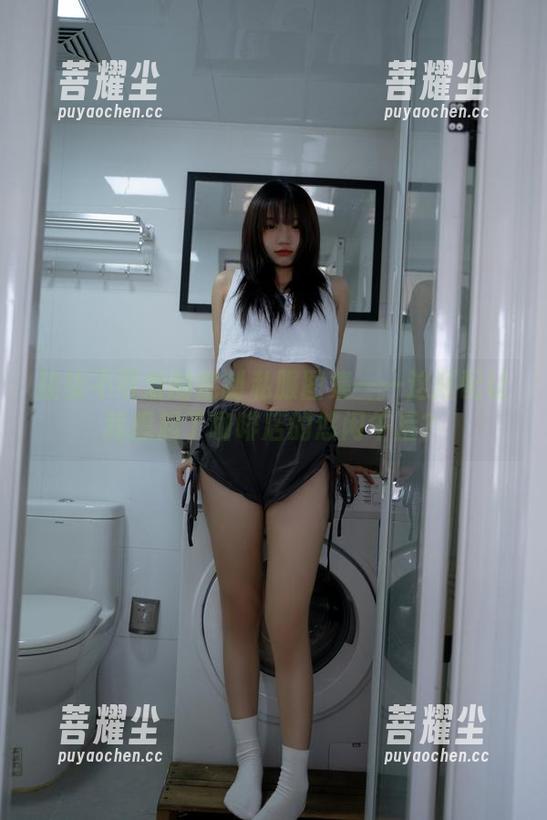 柒柒不可爱的定制私服图集——这搭配让我想起了咖啡店的悠闲午后？