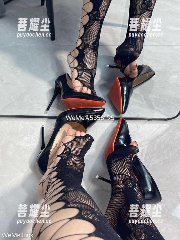 桃沢樱呀 微密圈 - 职业装照里的桃沢樱呀,总是有某种迷人的决绝感!