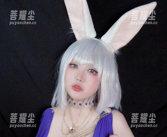椒妮佐仁 椒妮佐仁红裙合集——裙子让我更会走路,表达更没底线!