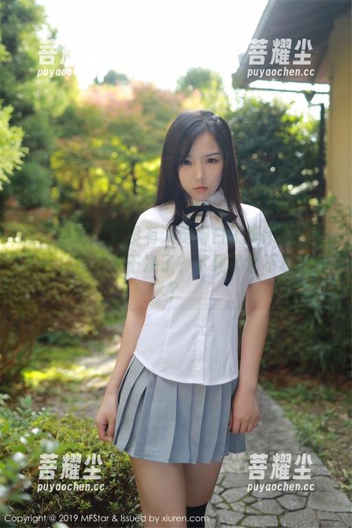 模范学院 - 有没有人觉得白子嫣nicky这组纯白图片太干净了？下载了也不忍心看？