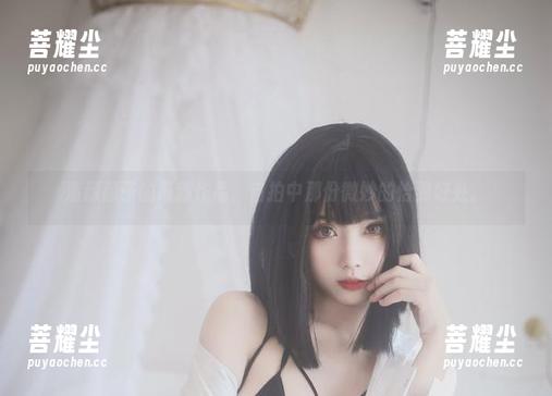 清颜颜子的最新作品，自拍中那份微妙的恰到好处。