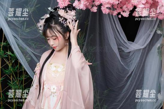 要美图不要脸，爆机少女喵小吉和她的女友，官方下载拿走不谢！