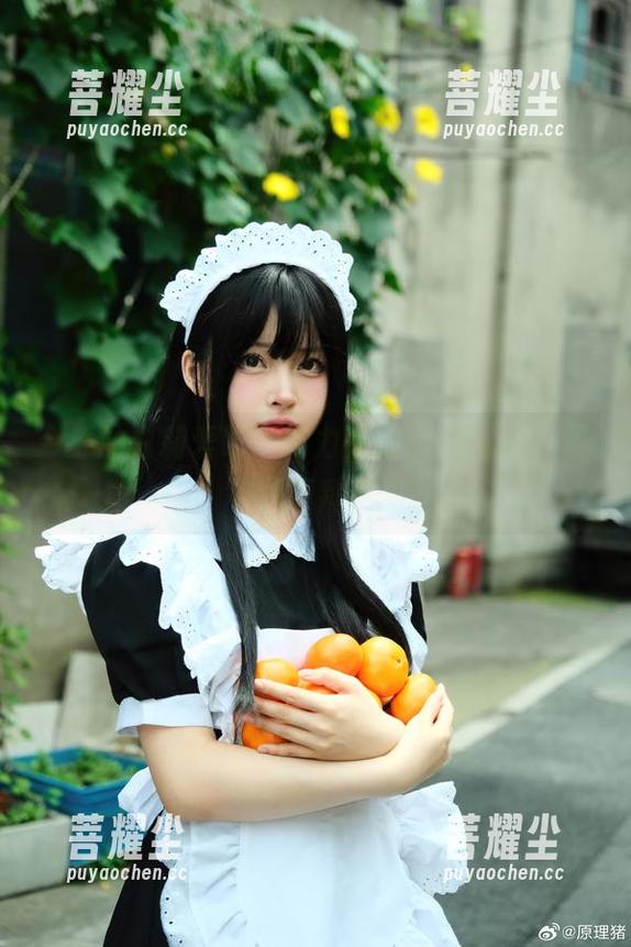 今天的白莉爱吃巧克力更新：JK套图，让我膜拜！