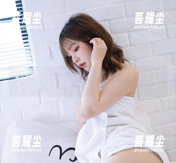 白露Bululu与她的裸足：原图资源你没见过的角度！