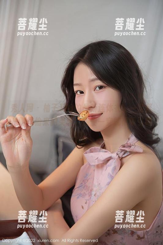 秀人网-柚子178 秀人网 - 柚子178的最新连体衣,一定是从哪里偷来的灵感,随便一穿就很吸引眼球。