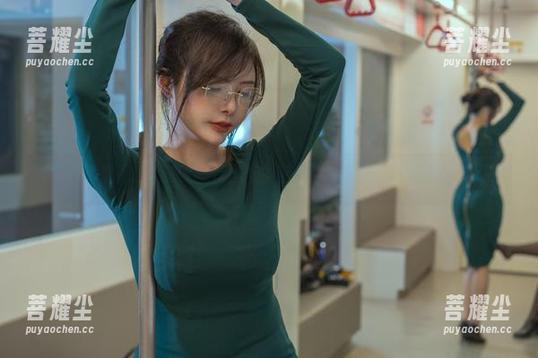 秋和柯基之家：柯基在浴缸里的“洗澡”美图，与众不同的私房