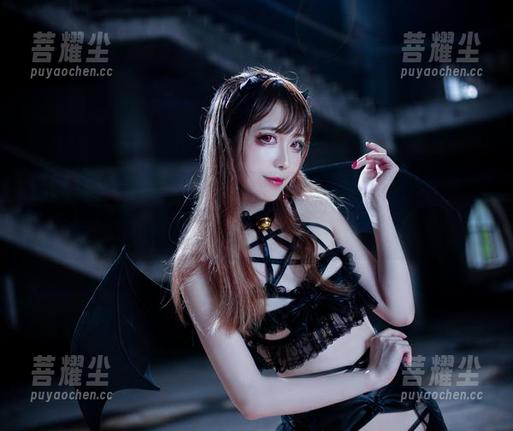 想法越发大胆的翎柒菜菜，灰丝图包更新，哈哈，你敢看吗？