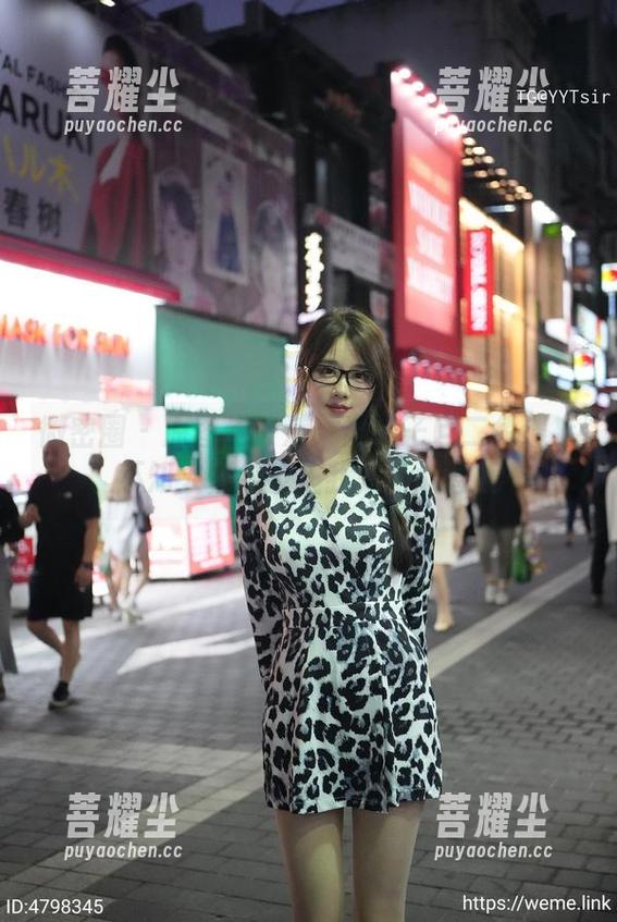 微密圈 - 原图走一波：当轩子巨二兔遇上不知火舞，反正我是不敢直视
