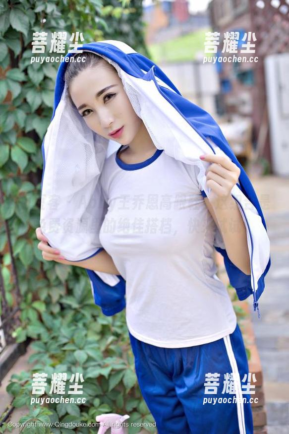 青豆客 - Abby王乔恩高跟鞋：这组合是免费资源里的绝佳搭档，快来试试！