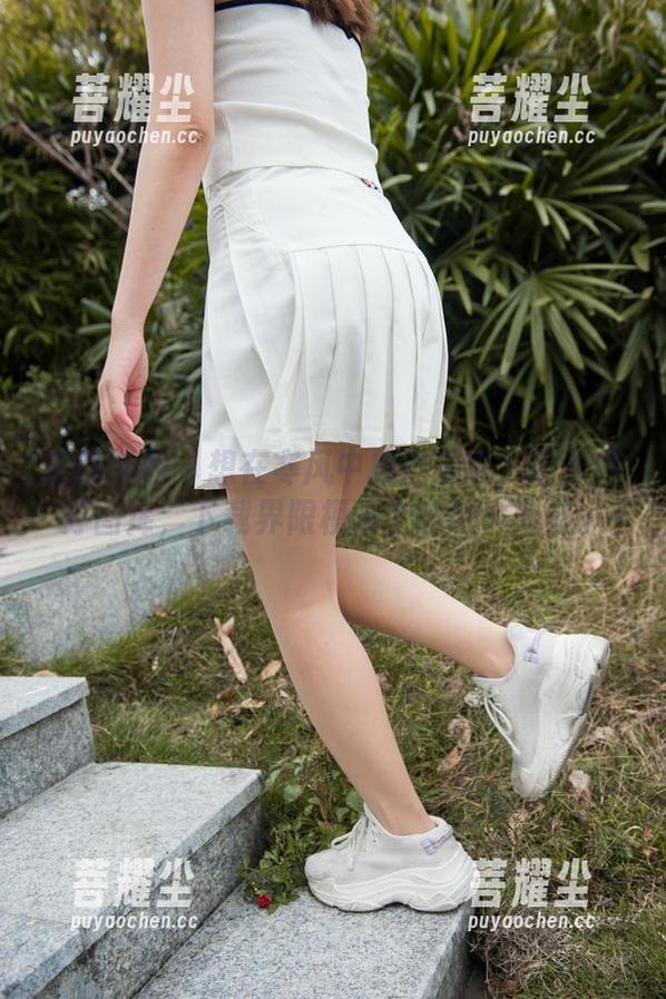 魔镜街拍 - 想在寒风中找点温暖？打卡婷婷图库，下载界限模糊中的绝美肉丝。